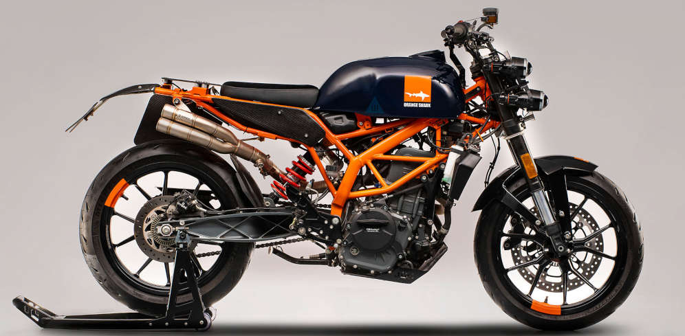 Perpaduan Warna Hitam Orange KTM Memang Selalu Keren thumbnail